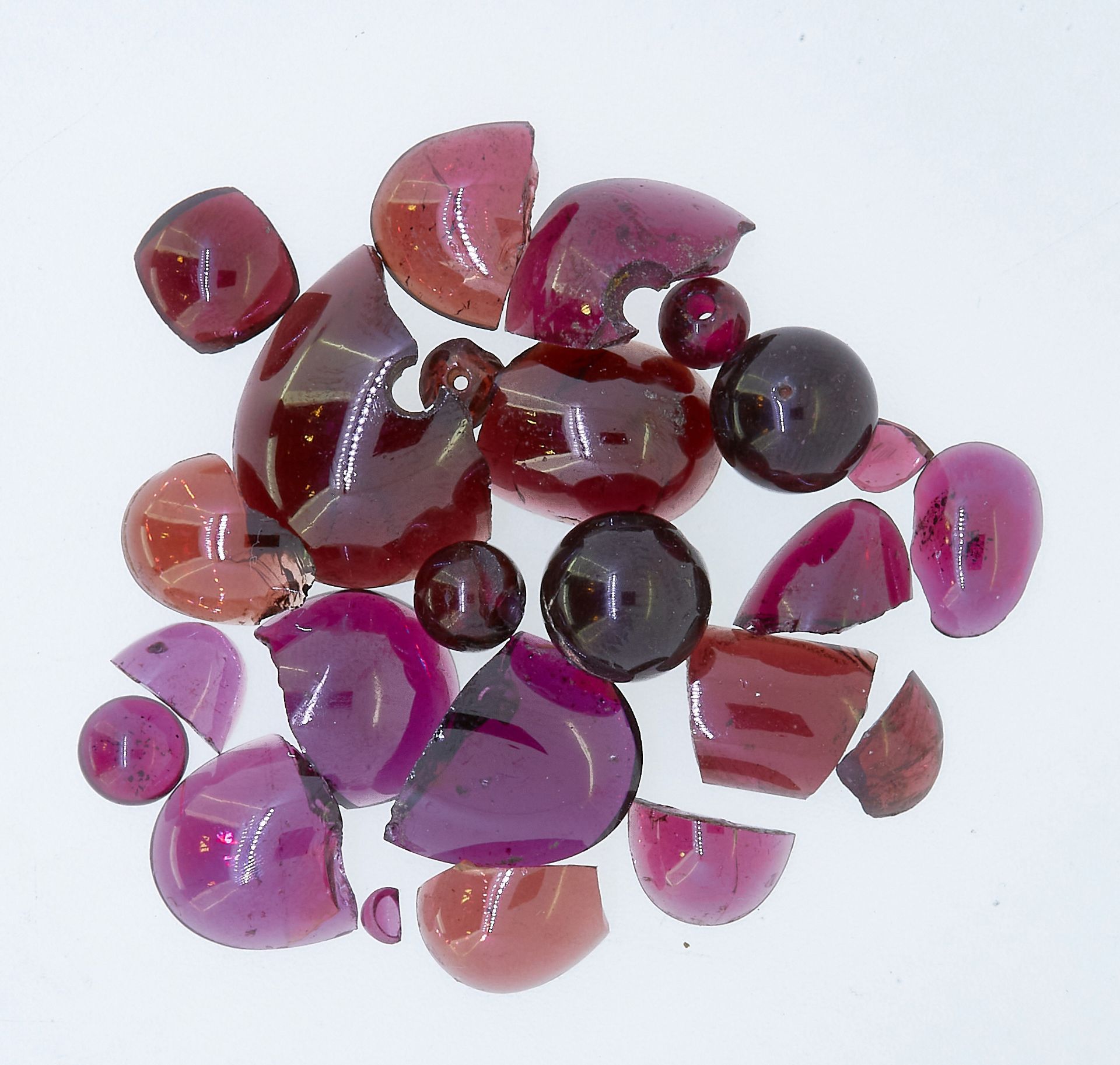 MIXED LOT OF LOOSE GARNETS 94.22 CT.