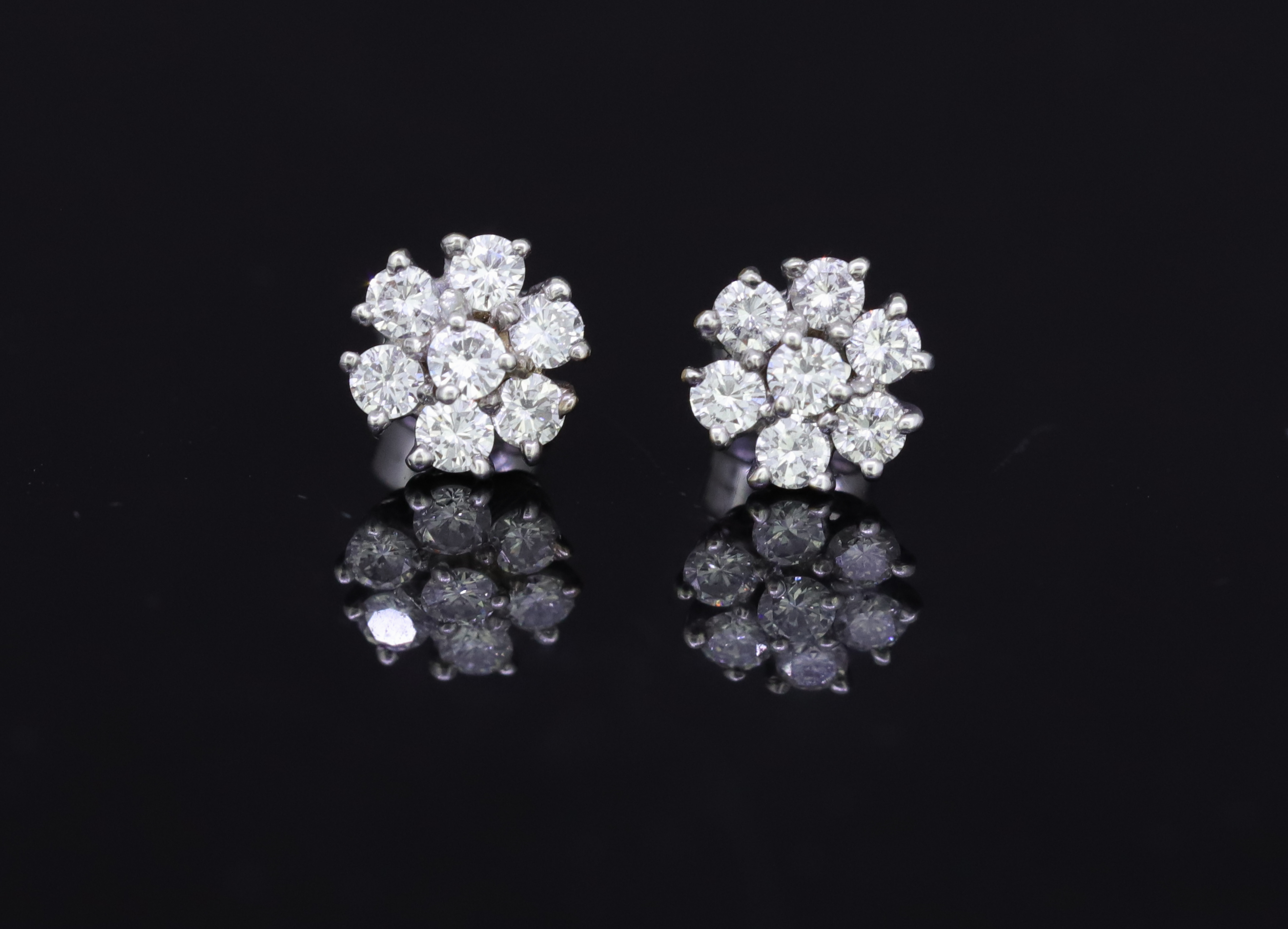 PAIR OF DIAMOND CLUSTER EARRINGS