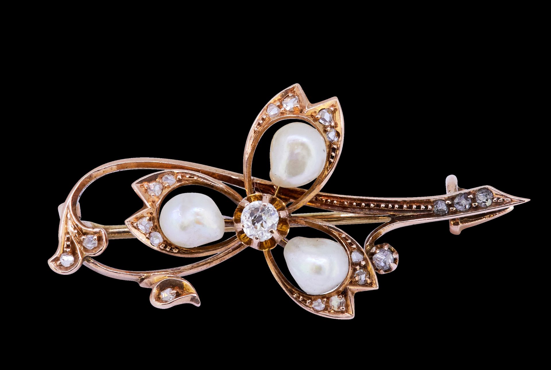 ANTIQUE VICTORIAN PEARL AND DIAMOND FLORAL BROOCH