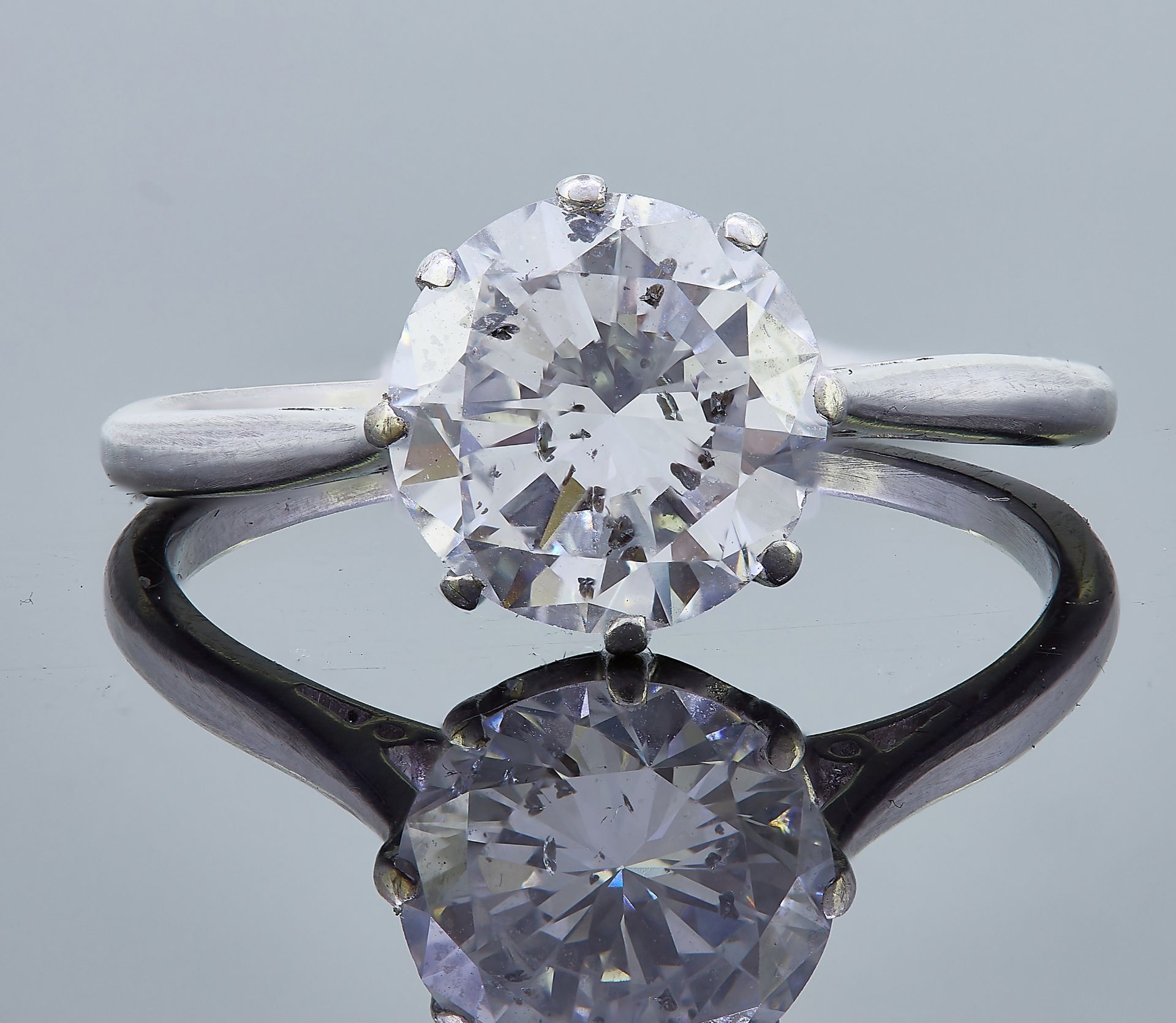 DIAMOND SOLITAIRE RING