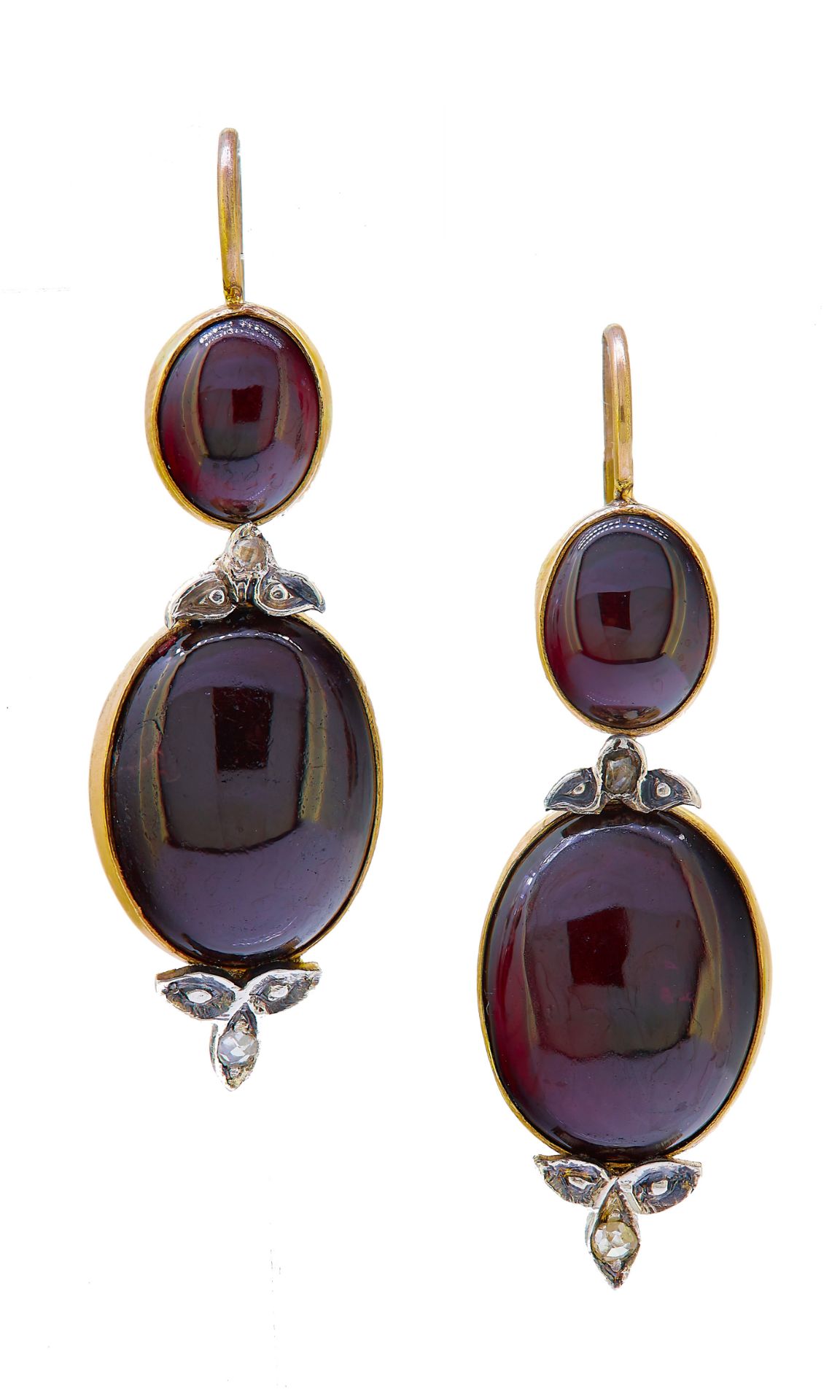 ANTIQUE PAIR OF GARNET AND DIAMOND DROP EARRINGS