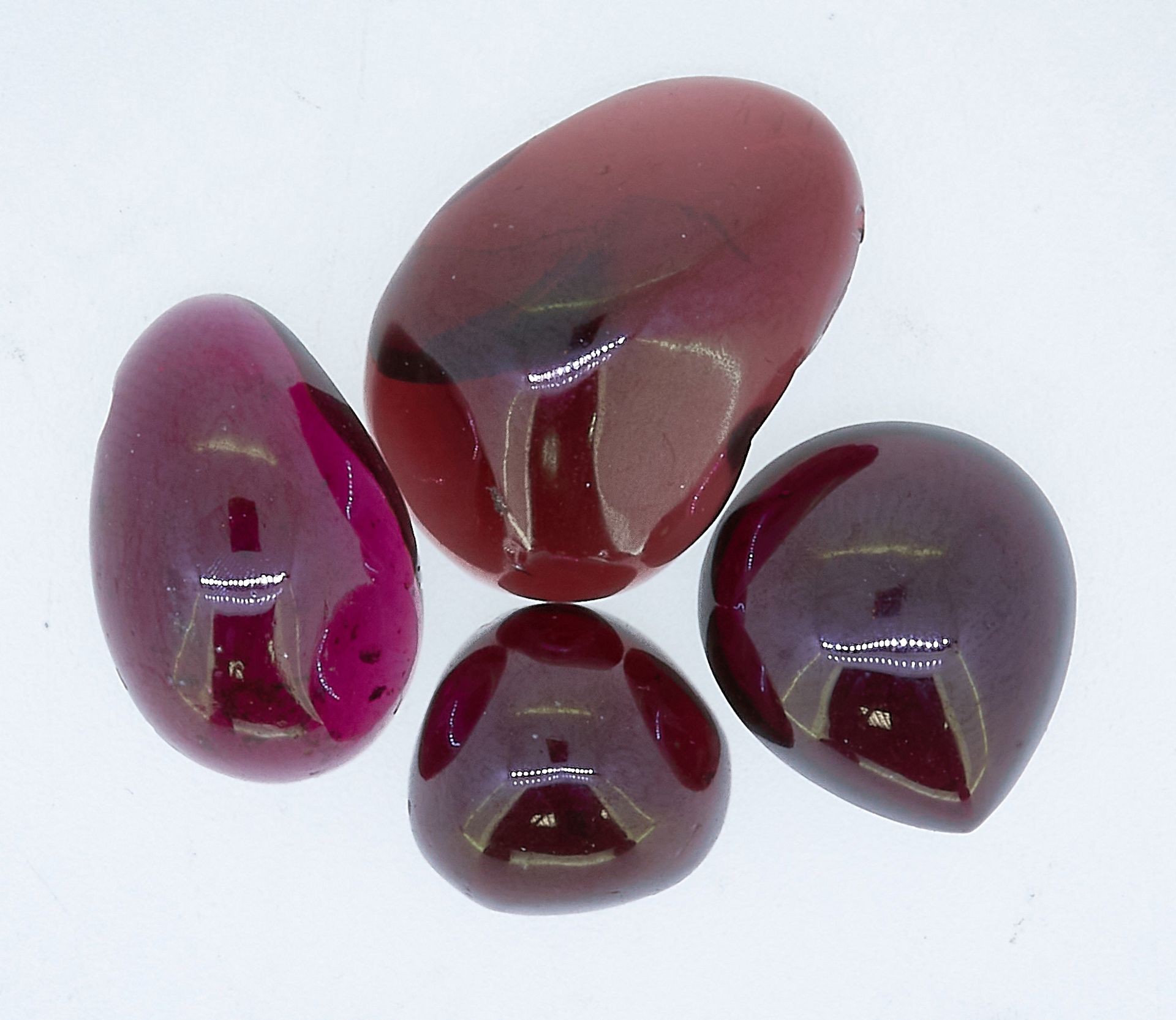 MIXED LOT OF LOOSE GARNETS, approx. 62.83 ct.
