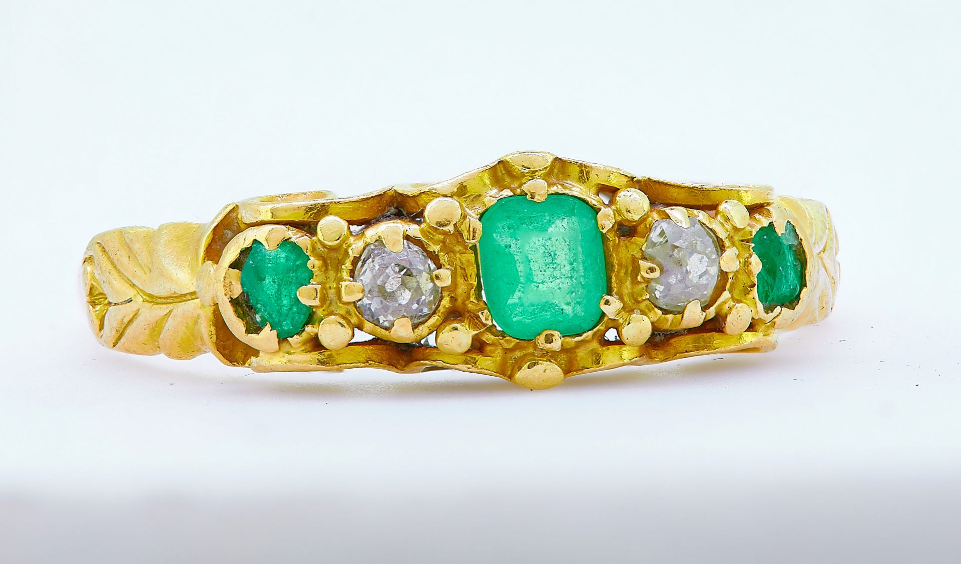 ANTIQUE EMERALD AND DIAMOND RING