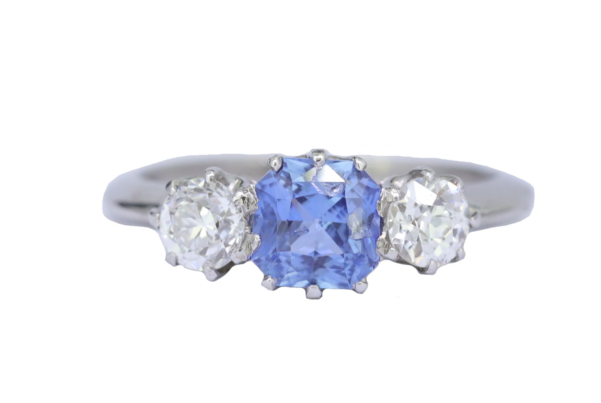 SAPPHIRE AND DIAMOND 3-STONE RING