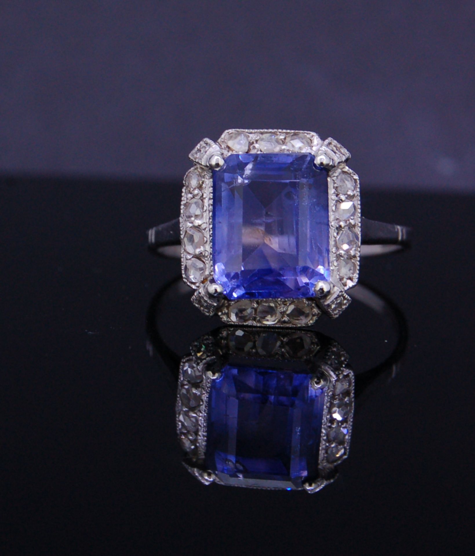 SAPPHIRE AND DIAMOND CLUSTER RING