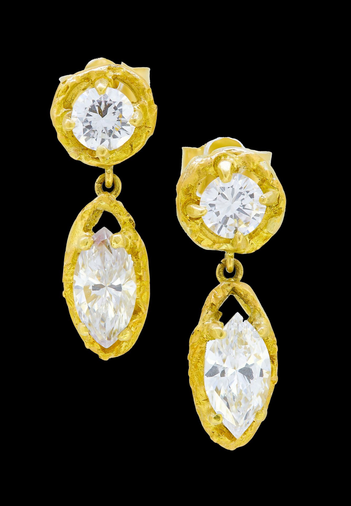 PAIR OF DIAMOND DROP EARRINGS