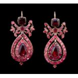 ANTIQUE PAIR OF GRANET DROP EARRINGS