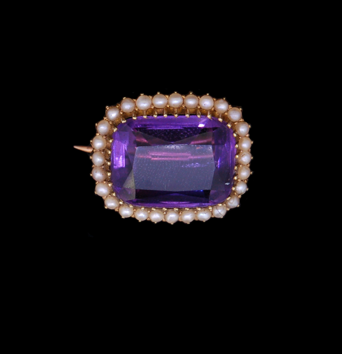 PEARL AND AMETHYST BROOCH AND PAIR OF EARRINGS - Image 2 of 2