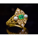 ANTIQUE EMERALD DIAMOND AND PEARL RING