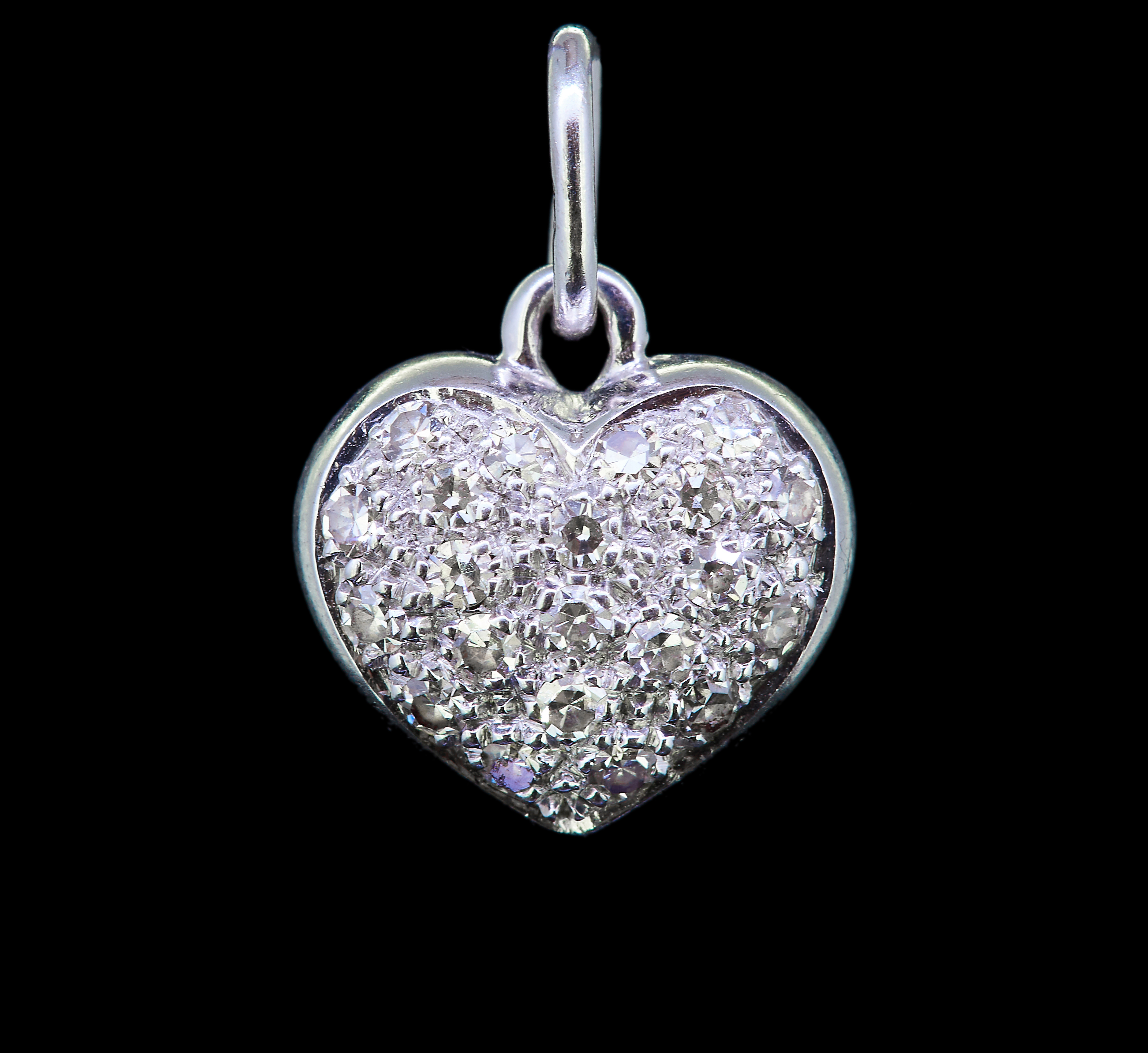 DIAMOND HEART PENDANT