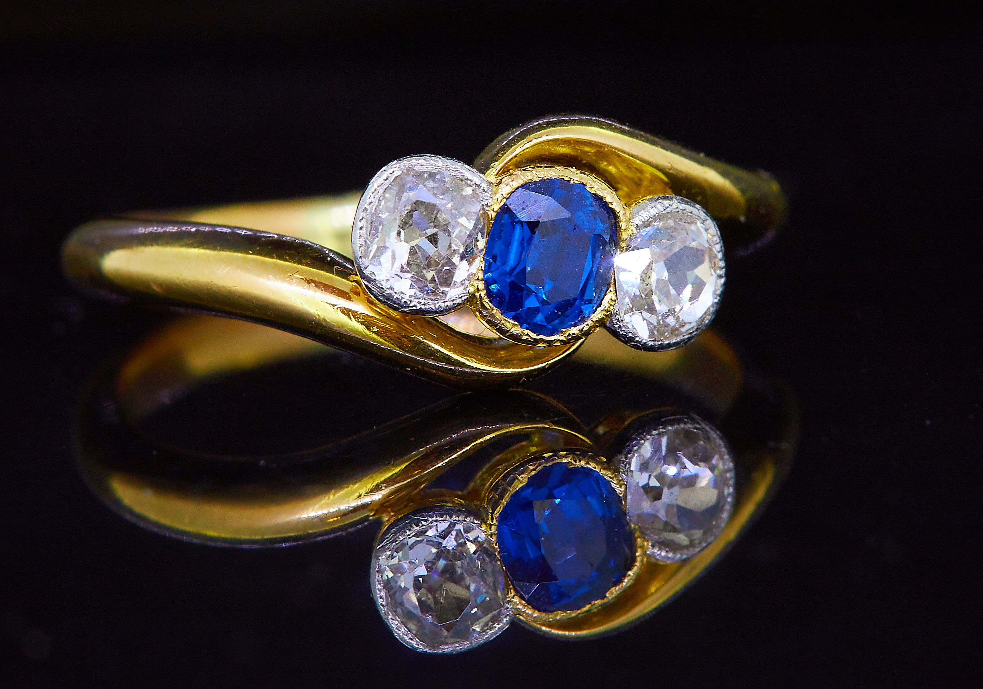 SAPPHIRE AND DIAMOND 3-STONE RING