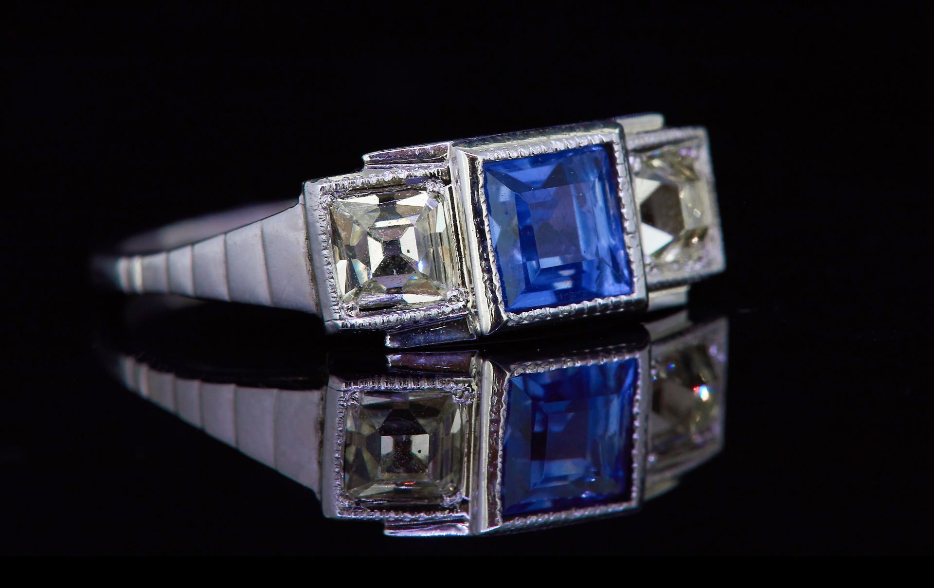 SAPPHIRE AND DIAMOND 3-STONE RING