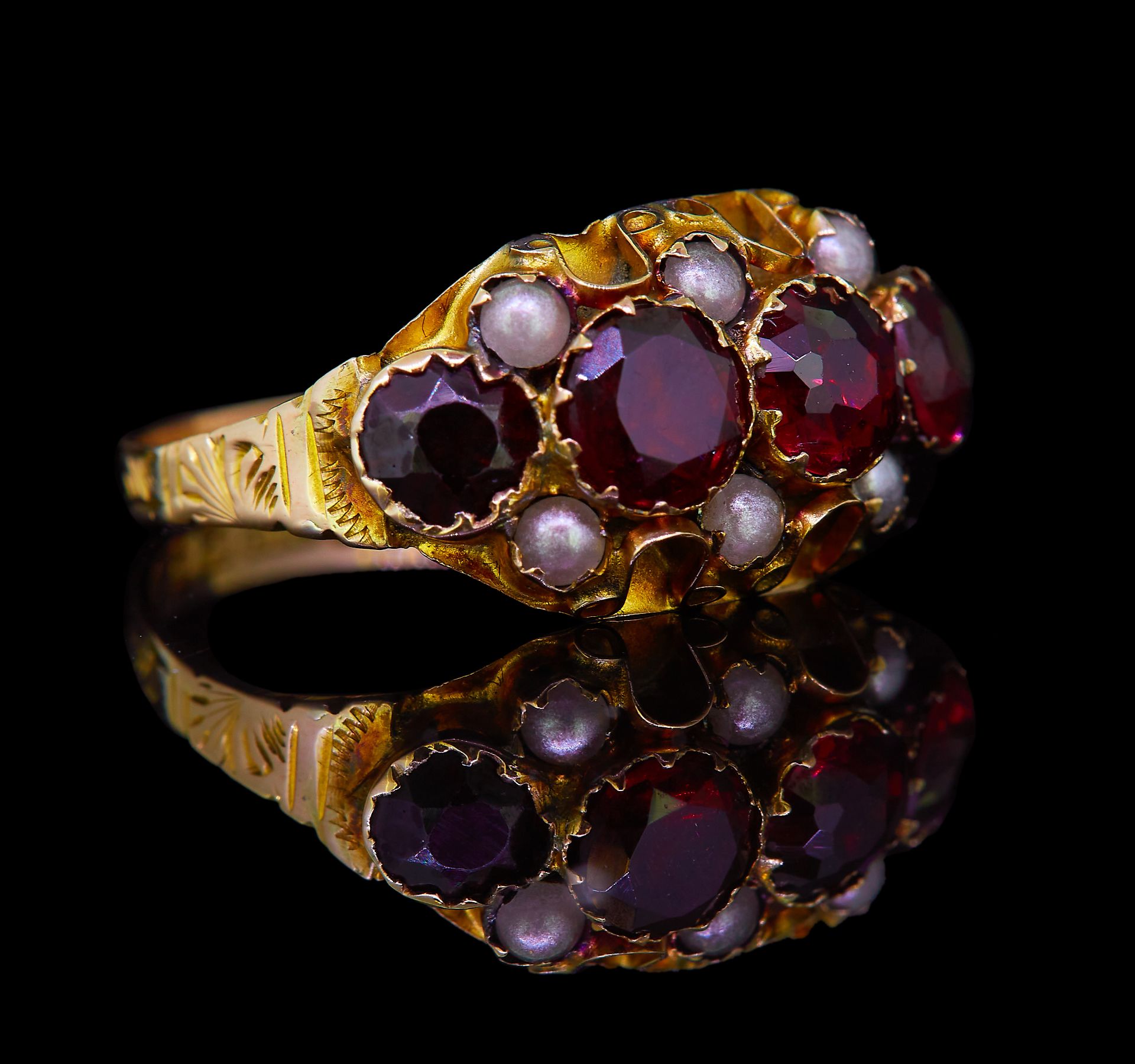 ANTIQUE PEARL AND GARNET RING