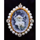 ANTIQUE AGATE CAMEO, DIAMOND AND PEARL BROOCH/PENDANT