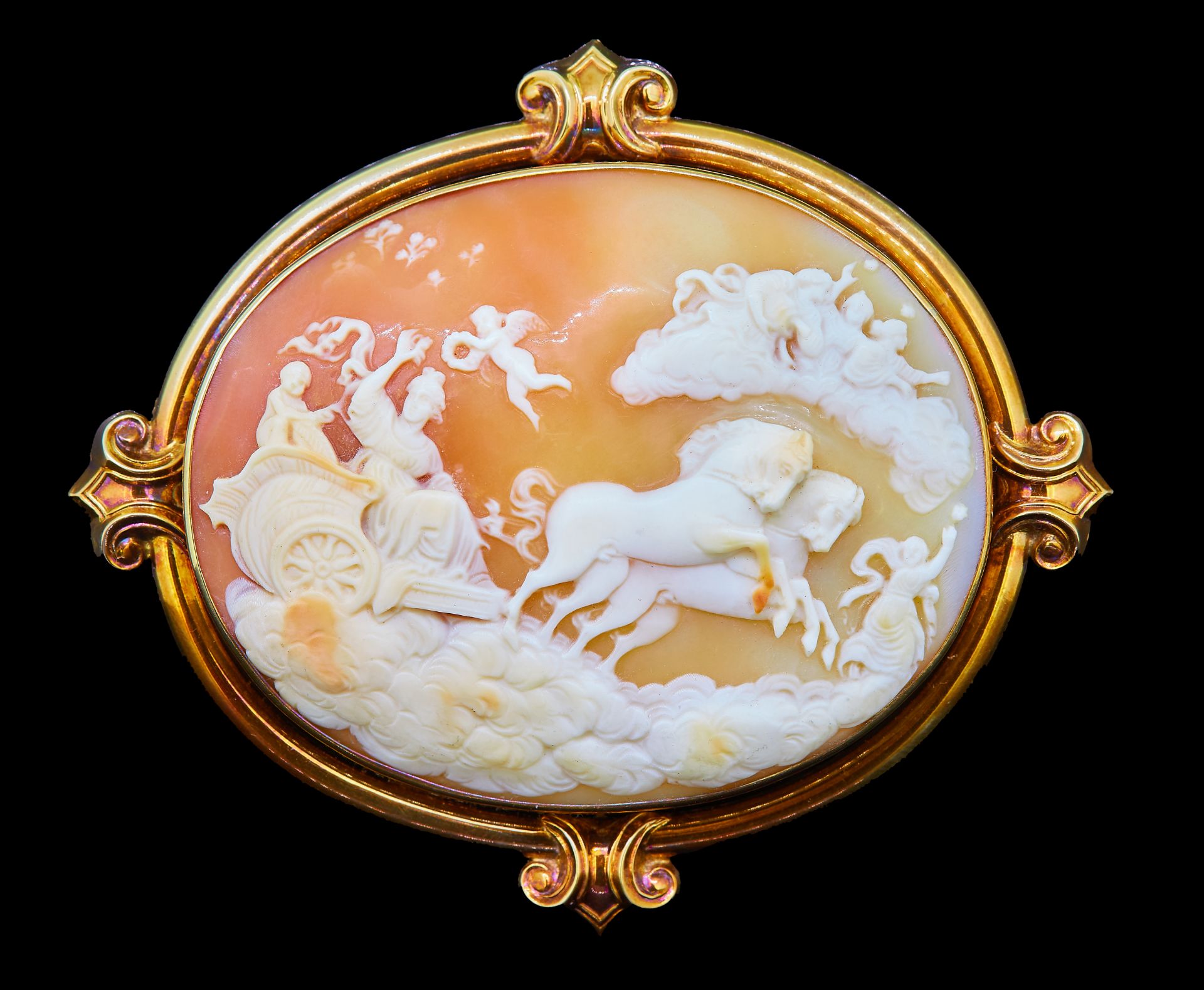 LARGE SHELL CAMEO BROOCH