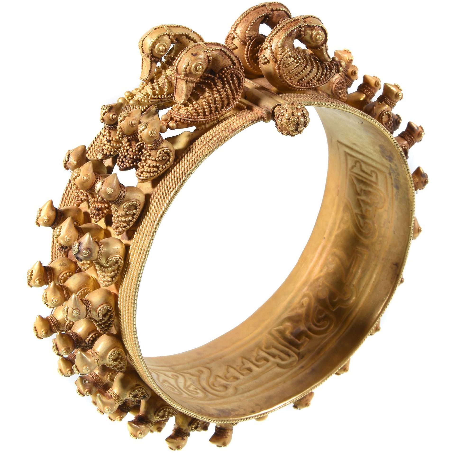 IMPORTANT ABBASID/IlKHAN DYNASTY BANGLE