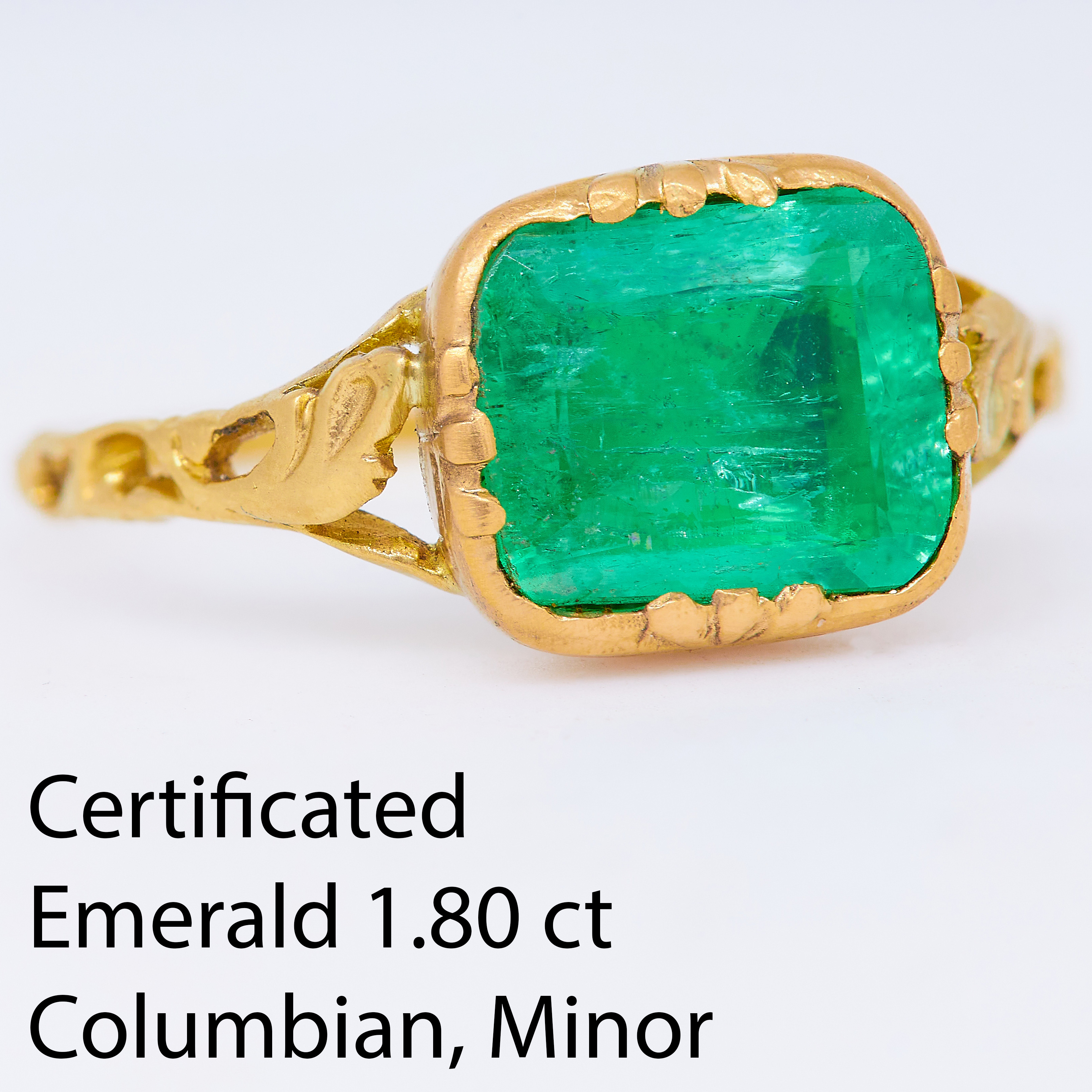 ANTIQUE EMERALD RING