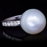 PEARL AND DIAMOND RING