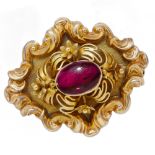 -NO RESERVE- AN ANTIQUE GARNET BROOCH