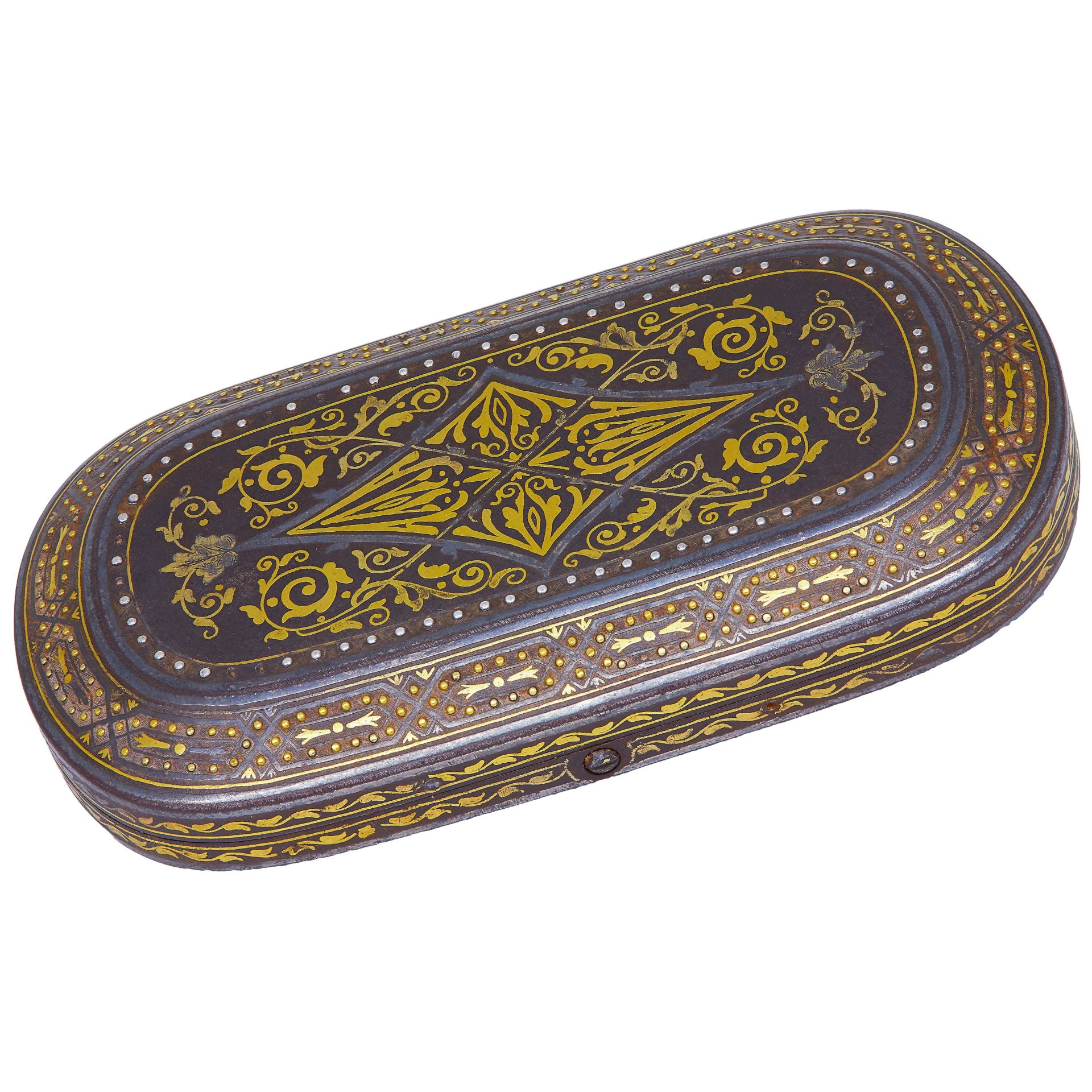 MAGNIFICENT TOLEDO GOLD AND SILVER DAMASCENED SNUFFBOX