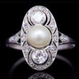 -NO RESERVE- PEARL AND DIAMOND DRESS RING