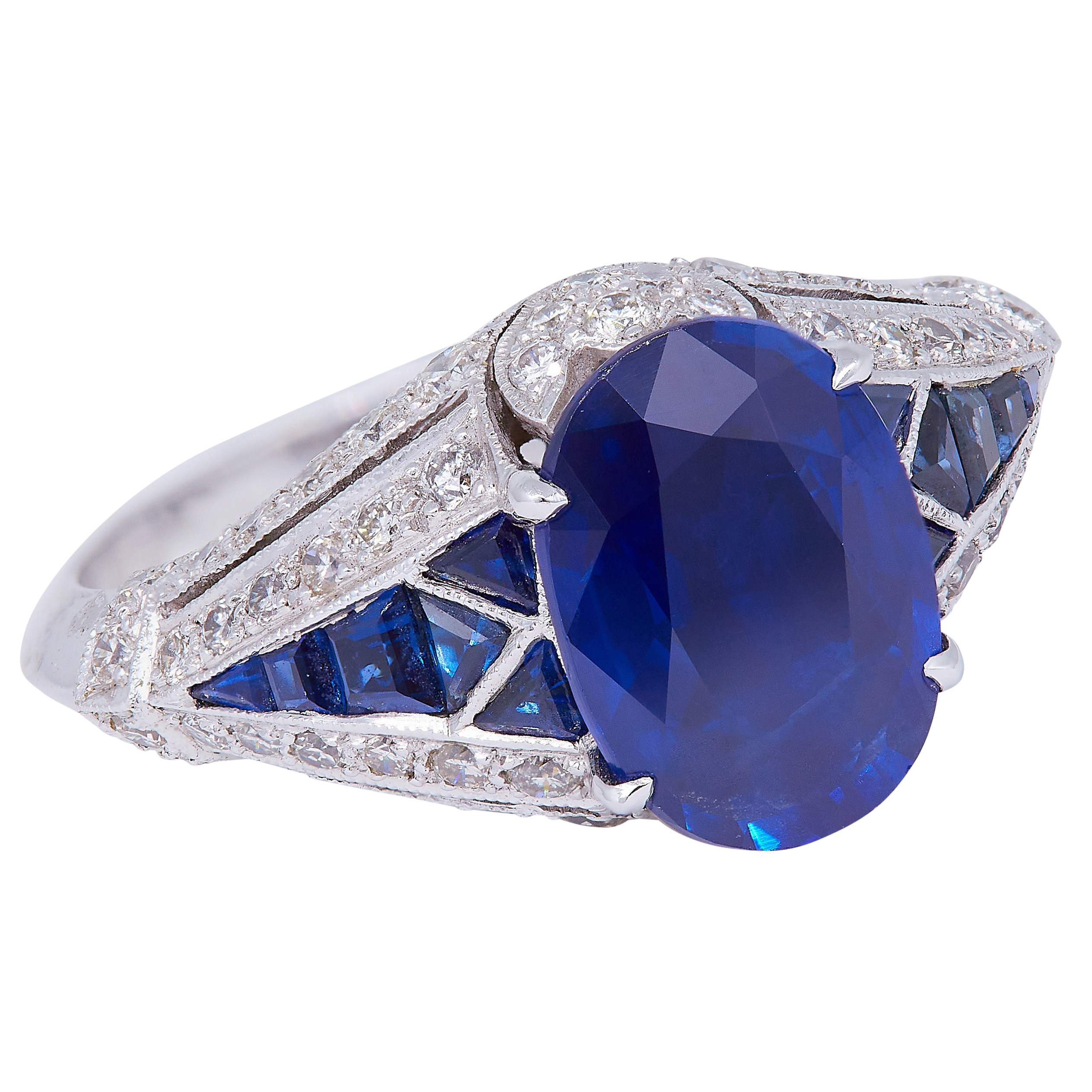 SAPPHIRE AND DIAMOND DRESS RING