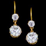 PAIR OF DIAMOND DROP EARRINGS