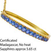 CERTIFICATED SAPPHIRE HINGED BANGLE