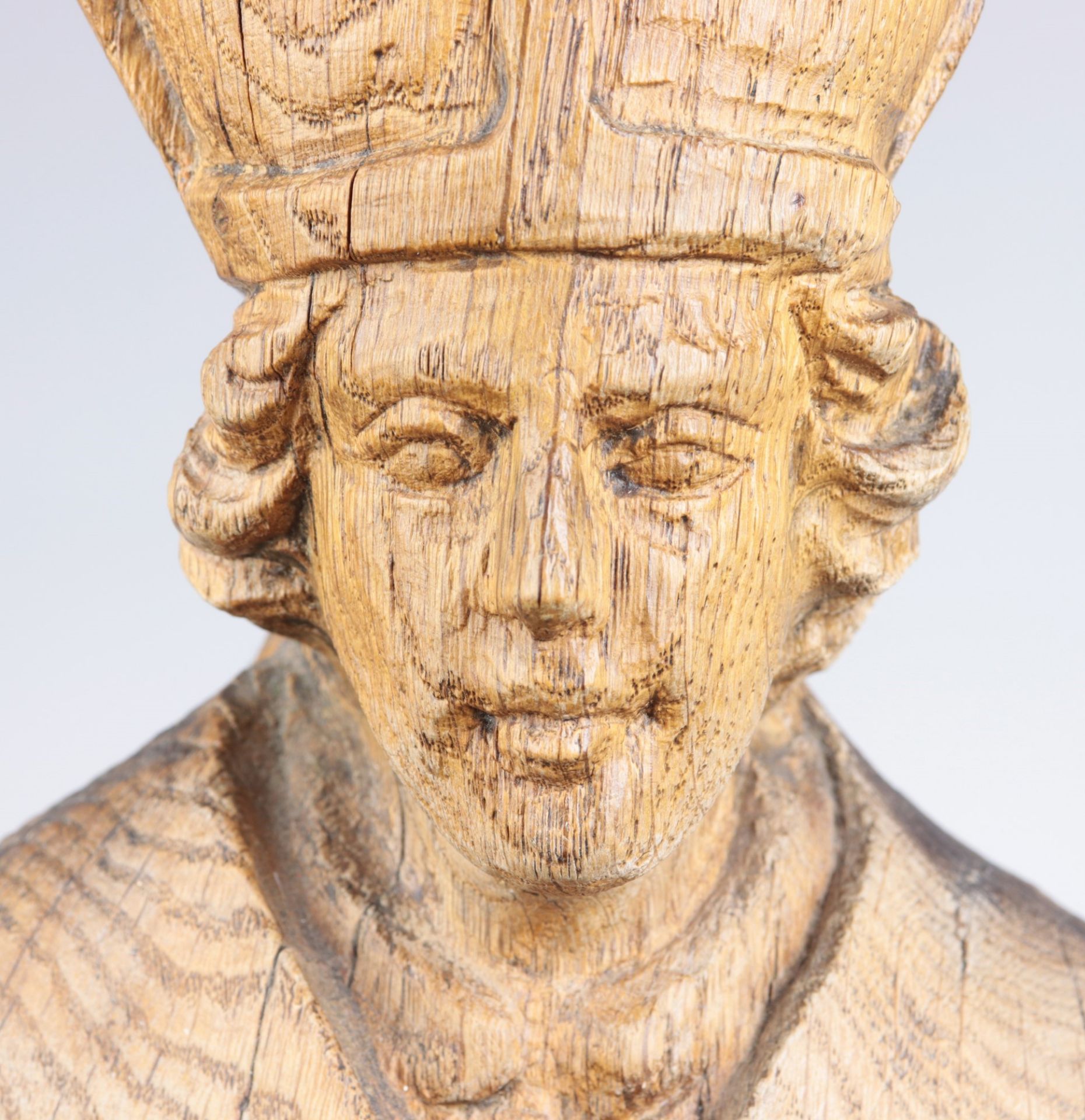 Holzfigur wohl um 1650/80, Umkreis Würzburg, vollplastische Holzschnitzerei, Eiche, Figur eines - Bild 6 aus 9