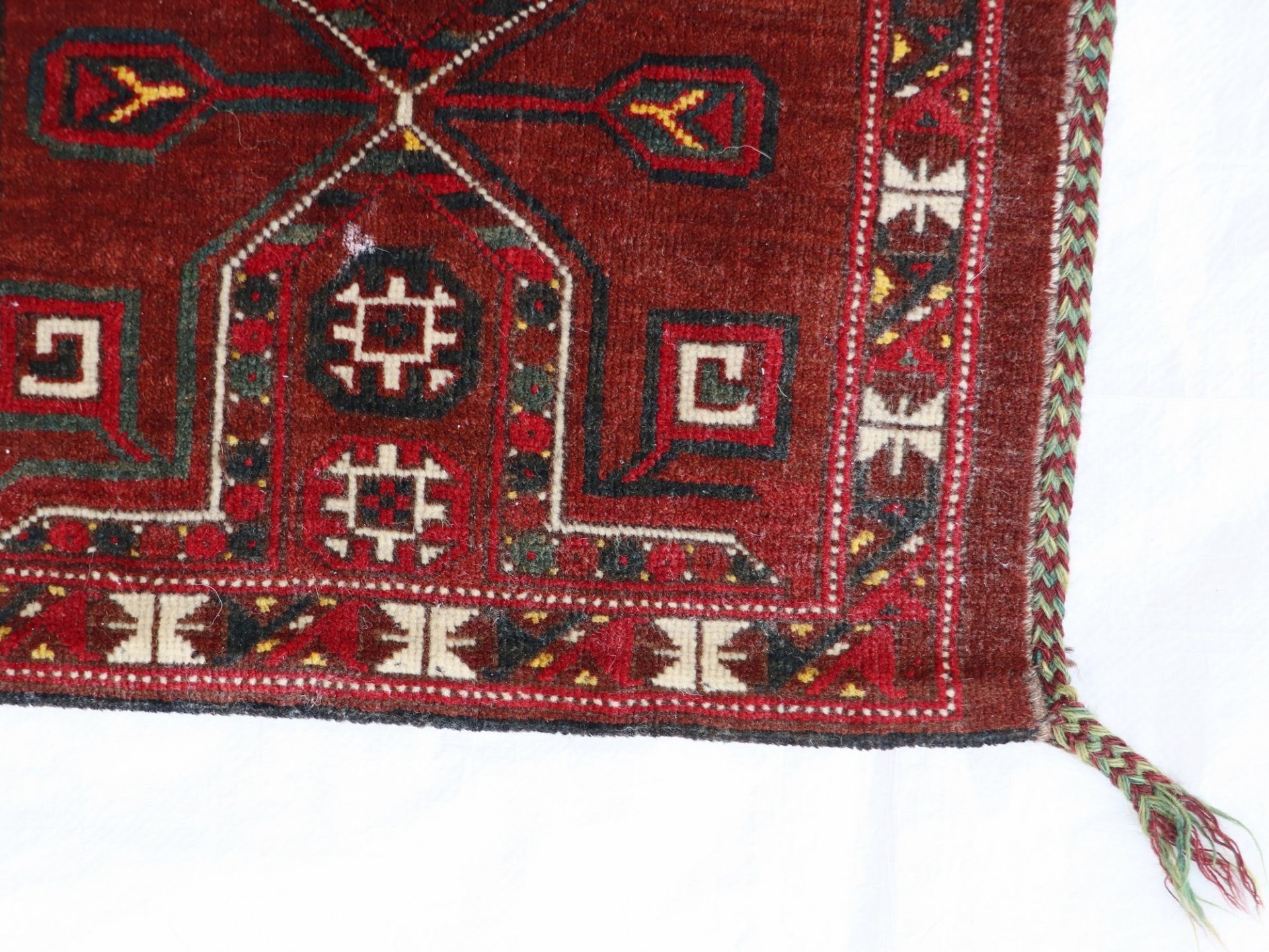 Satteltaschenfront Turkmenistan, Wolle, umgearbeitet, fortlaufendes Medaillonmotiv, rotgrundig, - Bild 3 aus 7