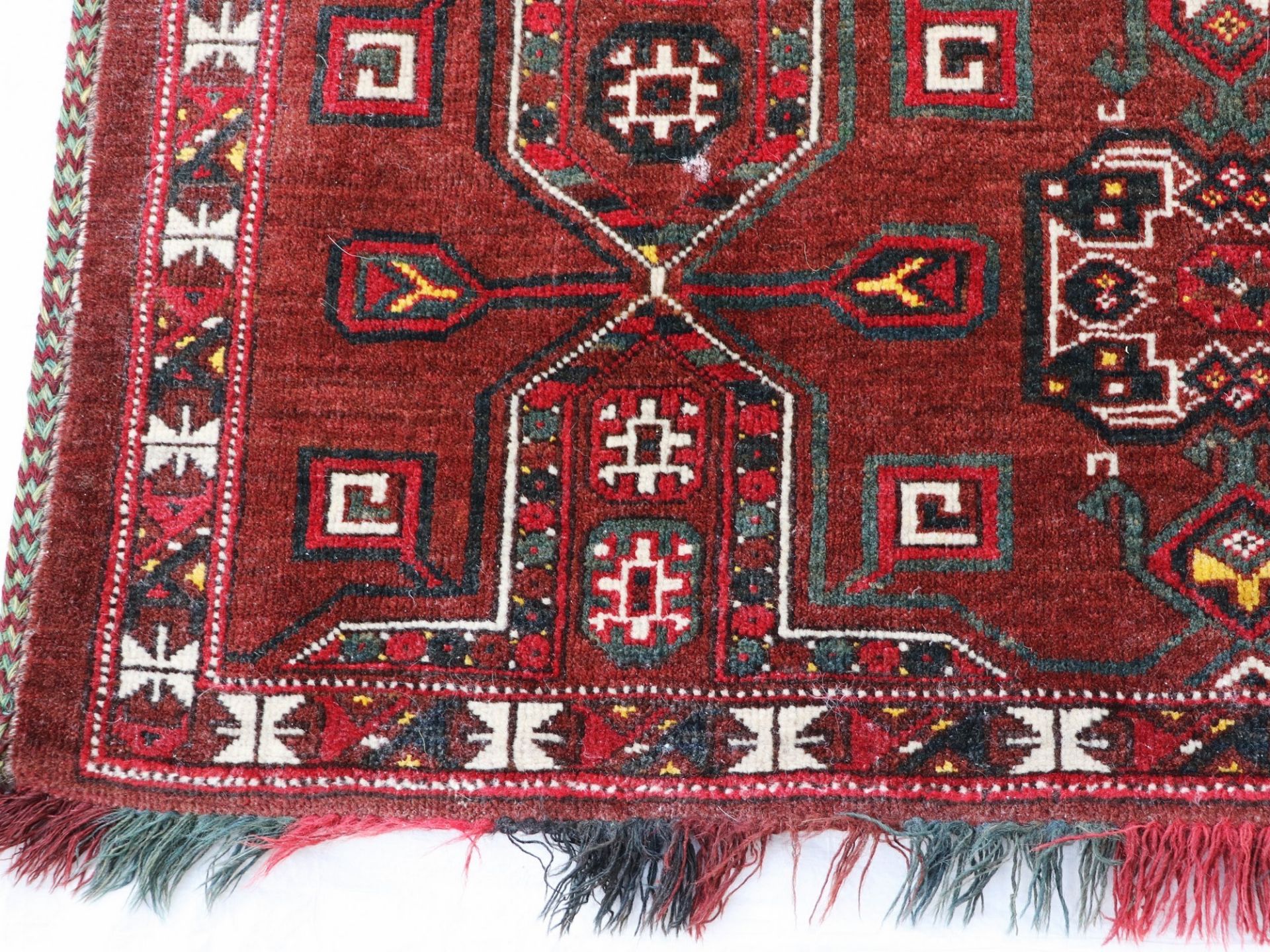 Satteltaschenfront Turkmenistan, Wolle, umgearbeitet, fortlaufendes Medaillonmotiv, rotgrundig, - Bild 2 aus 7