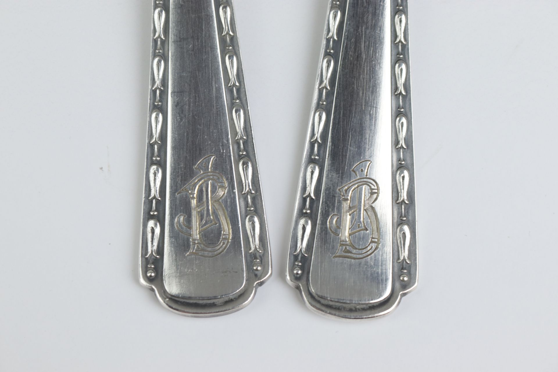 Tortenheber Si 800, punz. Halbmond u. Krone, Kreuzbanddekor u. Monogramm 'F H', Etui, min. - Image 10 of 10