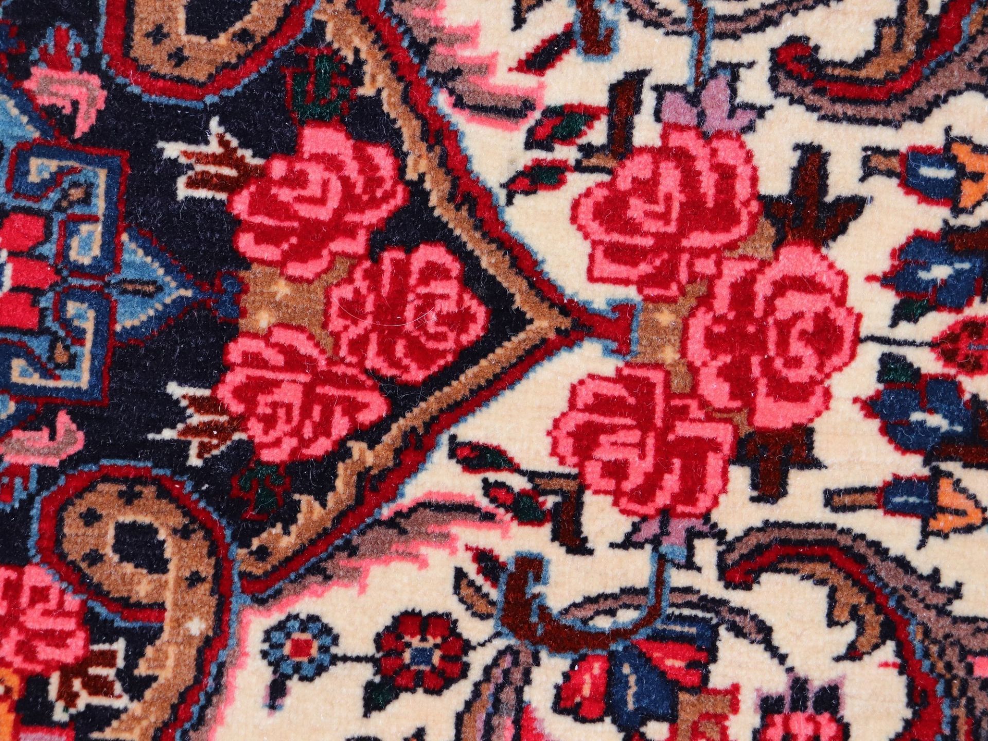 Orientbrücken - Pendant Iran, Baumwolle/Korkwolle, 2 St., rotgrundig, weißes Feld mit Medaillon, - Bild 2 aus 5
