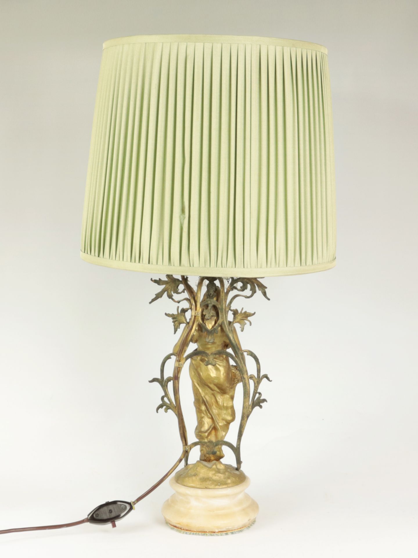 Jugendstil - Tischlampe wohl Zinnguss, goldfarben gefasst, einflammig, runder gewulsteter Sockel, - Image 2 of 10