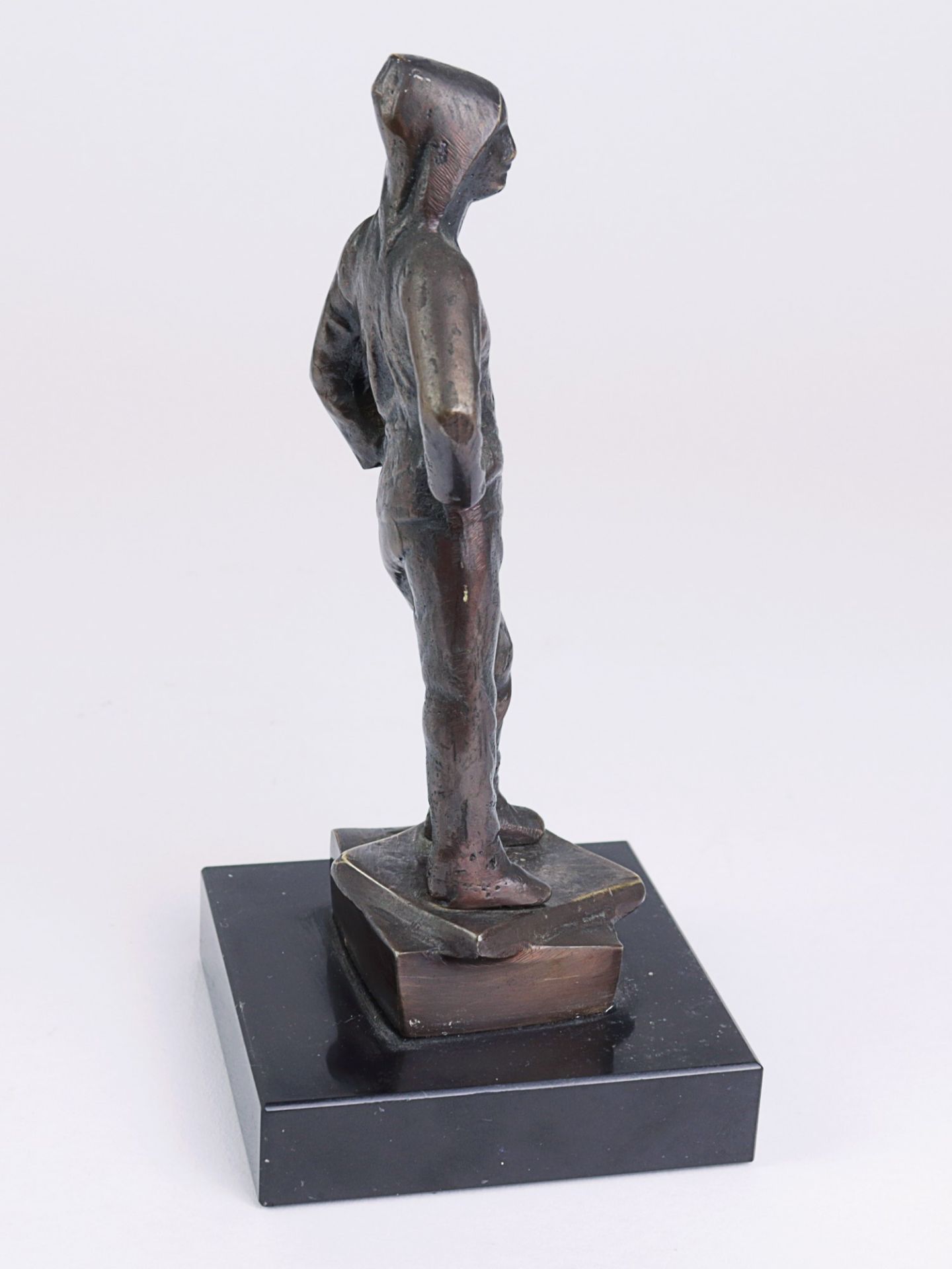 Bronzefigur "Der Hafenarbeiter", vollplastische Darstellung n. dem Vorbild der lebensgroßen Figur - Image 2 of 4