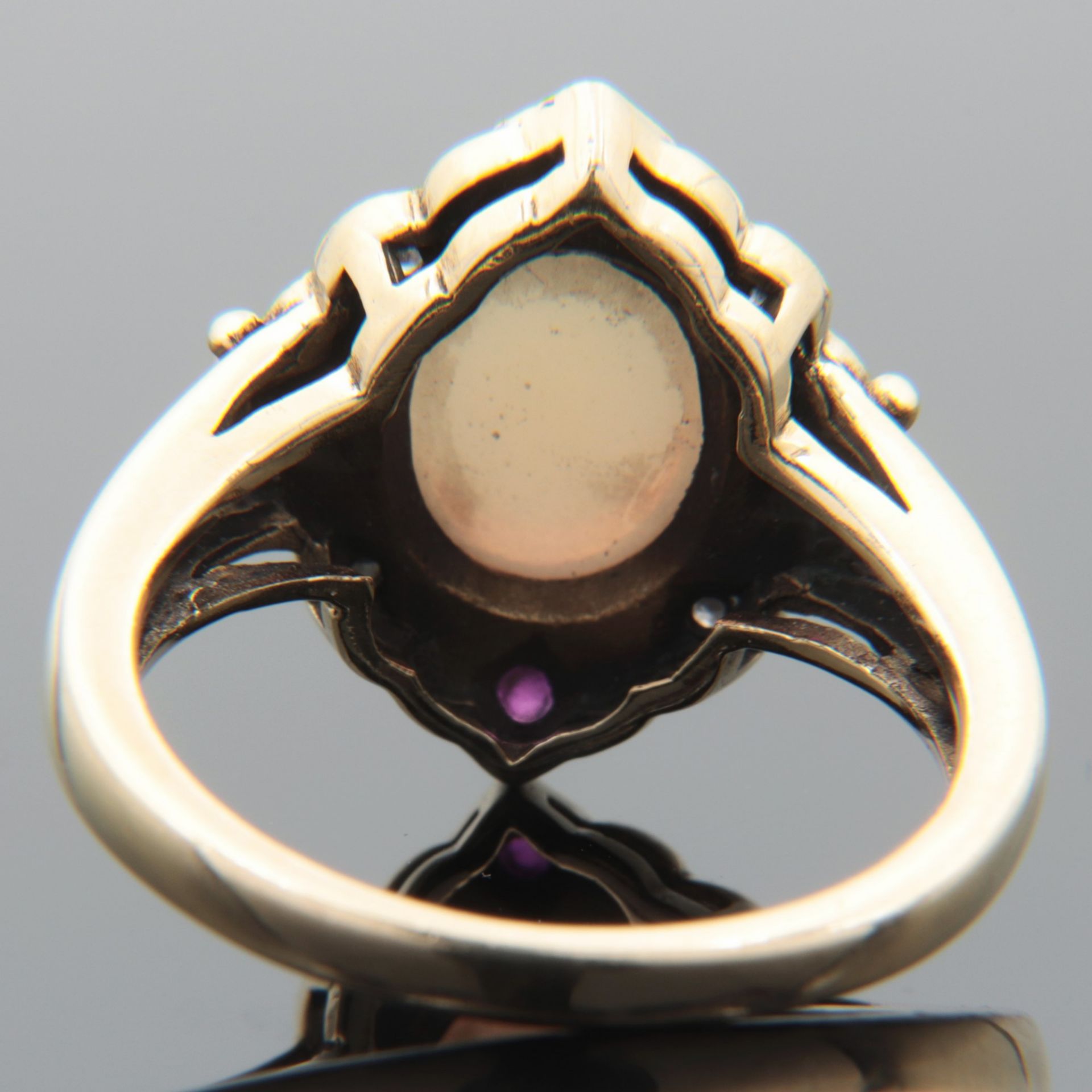 Diamant/Opal - Damenring GG 375, leicht rautenförmiger Ringkopf, mittig besetzt mit einem Opal- - Bild 4 aus 6
