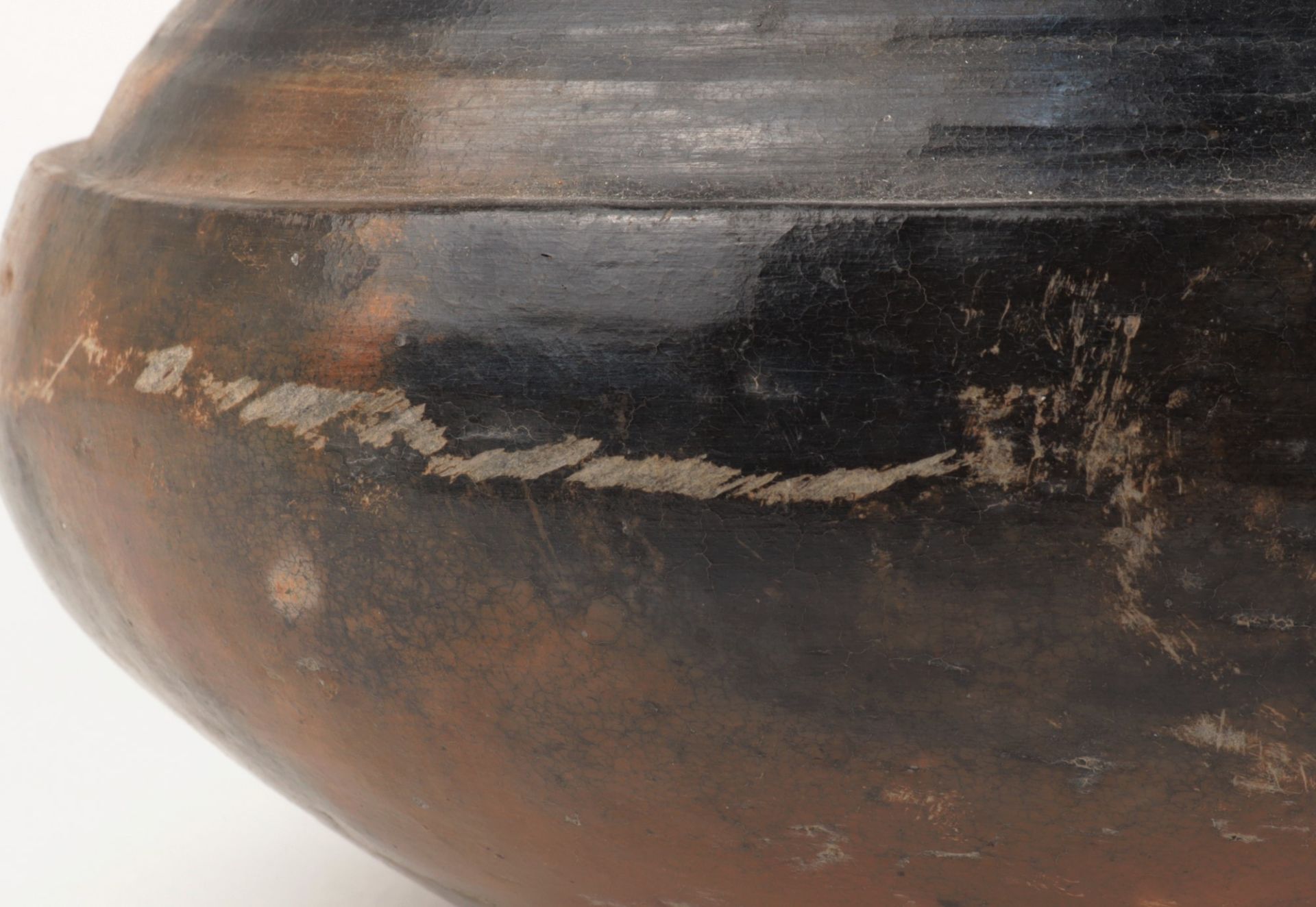 Afrika - Vorratstopf Keramik, rund, halbkugeliger Stand, gedrückte bauchiger Korpus, eingezogener - Bild 4 aus 4