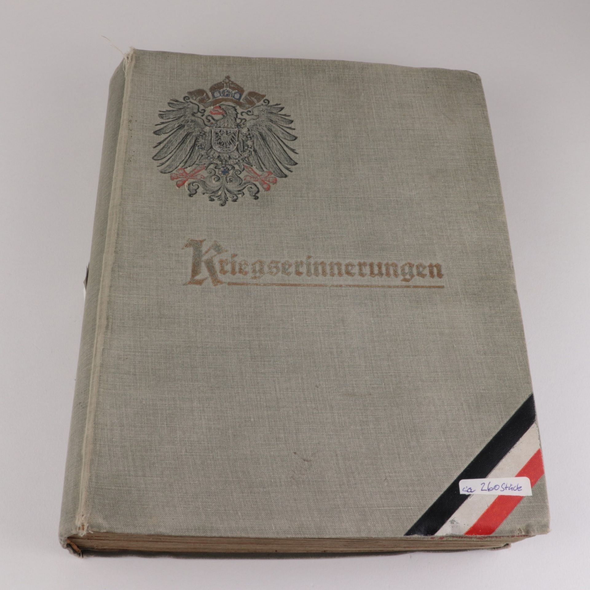 Postkartenalbum ab ca. 1900, ca. 260 St,, Aufdruck "Kriegserinnerungen", AK s./w. u. farb.
