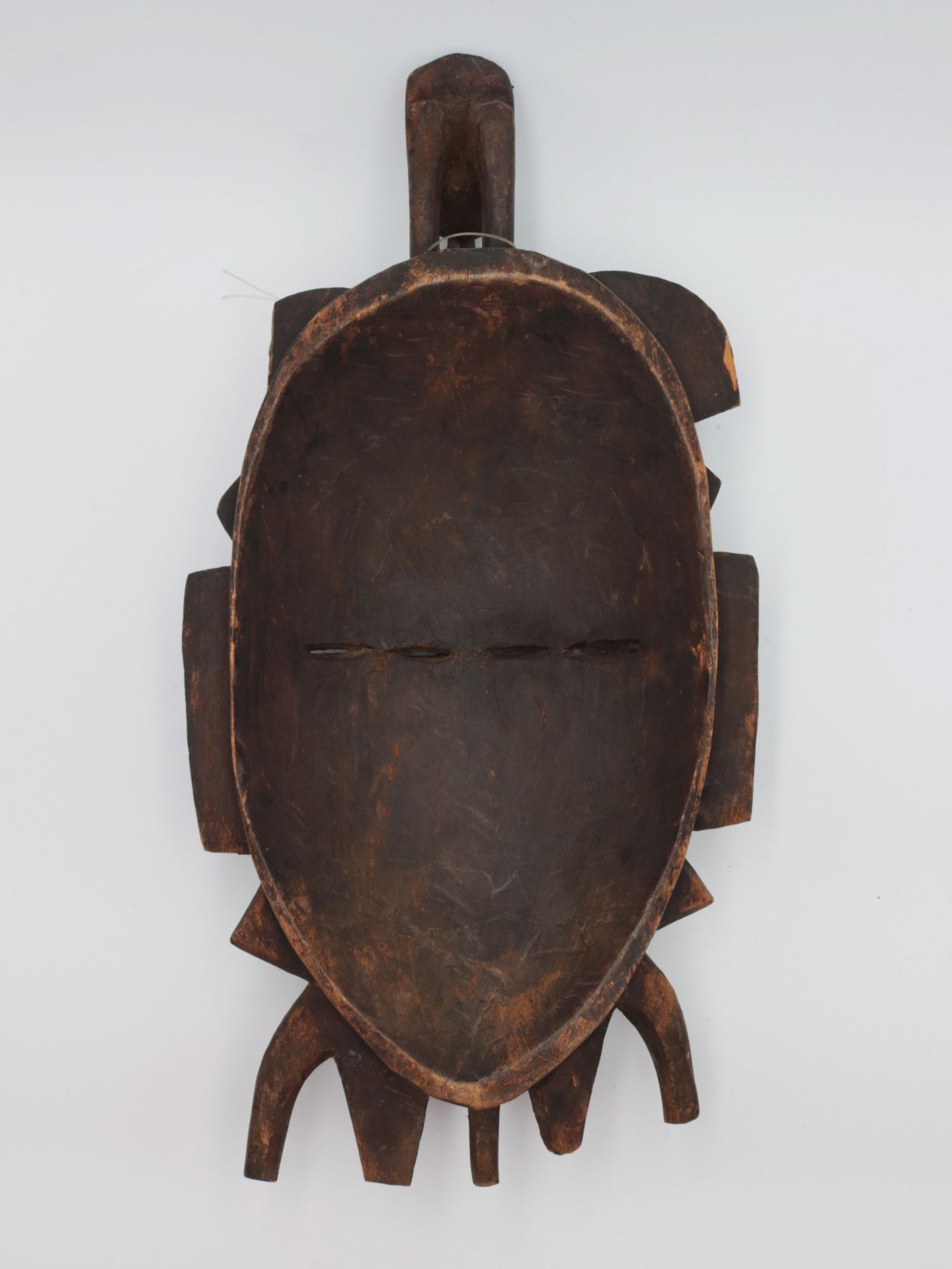 Maske 20.Jh., Elfenbeinküste, vollplastische Holzschnitzerei, wohl Tropenholz, zwei Gesichte m. - Image 2 of 2