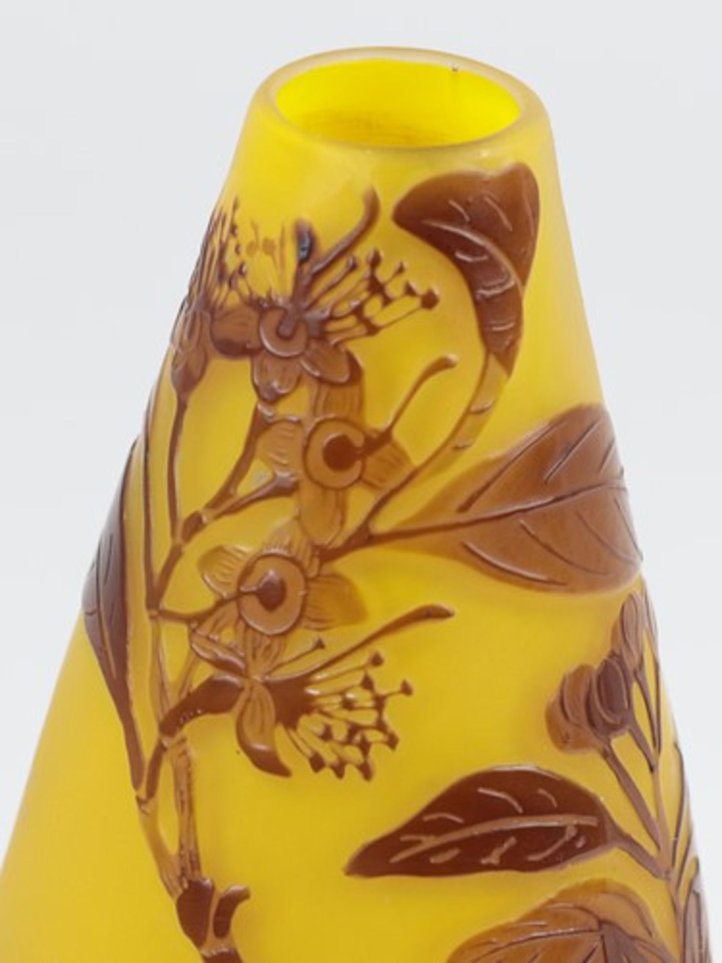 Gallé - Vase um 1900, Jugendstil, Emile Gallé, Frankreich, farbloses mattiertes Glas, runder Stand, - Bild 5 aus 5