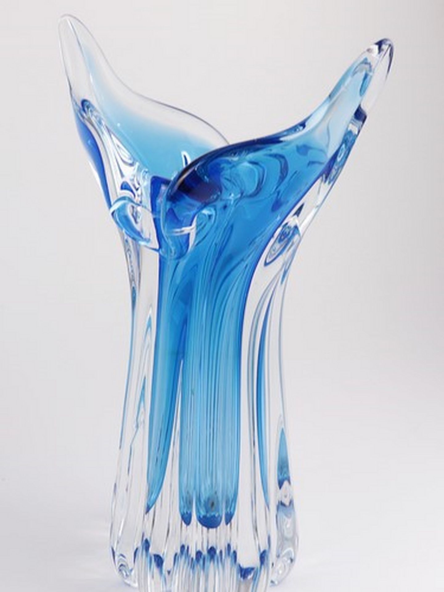 Vasen - Konvolut Murano, u.a. 8 St., untersch. Formen u. Größen, farbloses dickw. Glas, in versch. - Image 6 of 6
