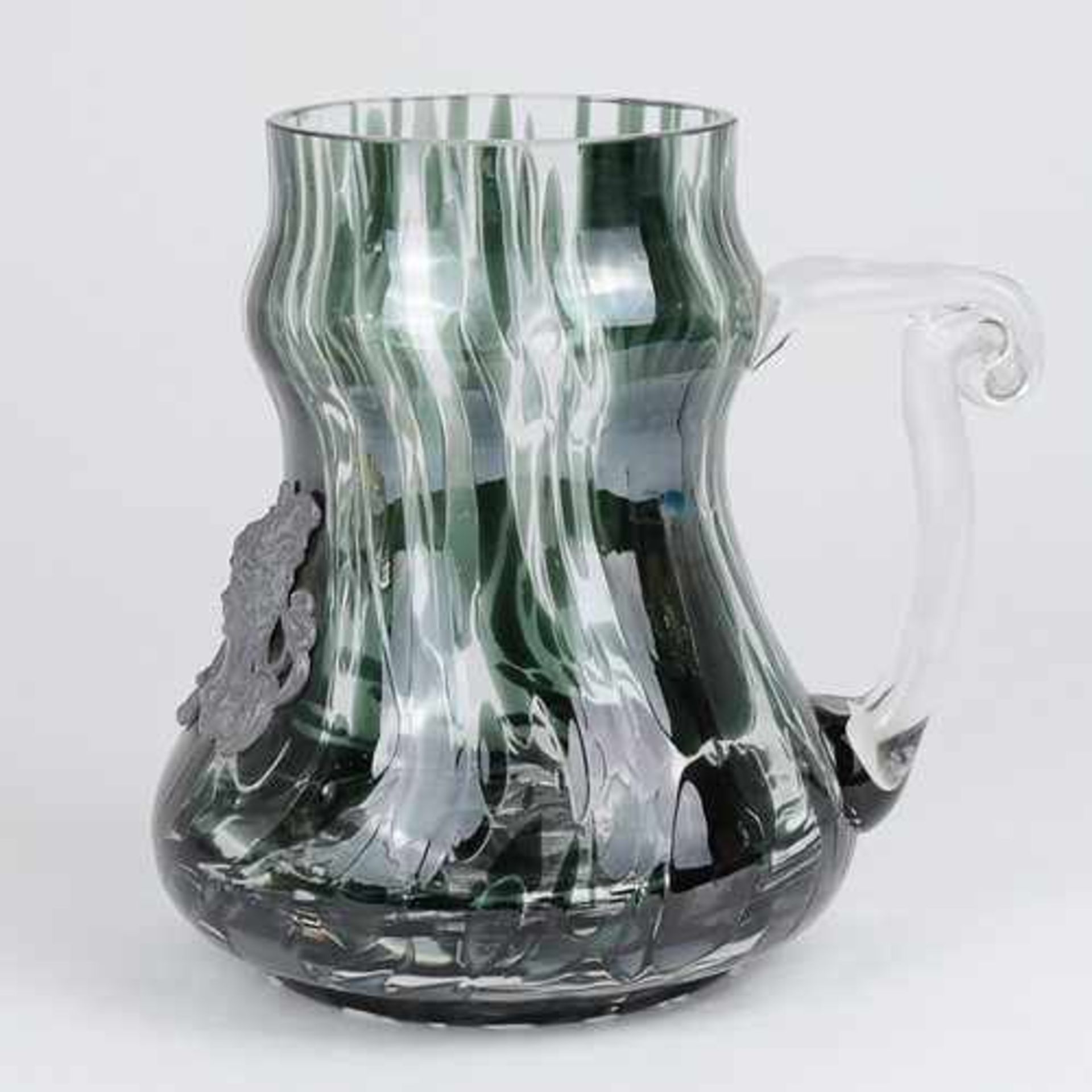 Konvolut 5 St., Vasen, Krug u. Zierobjekt, untersch. Formen u. Größen, farbloses Glas, part. braun - Image 4 of 4