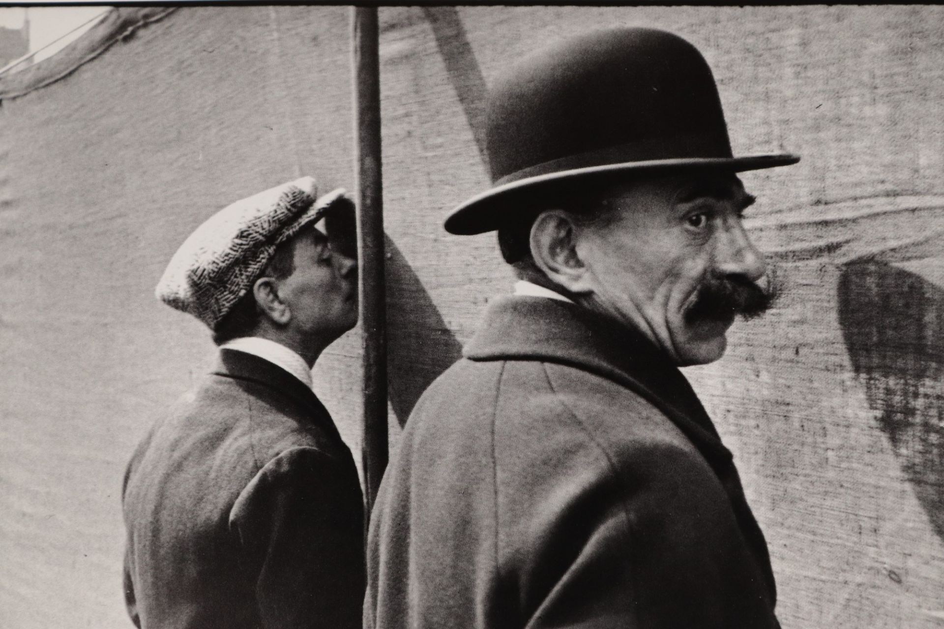 Ausstellungsplakat - Cartier-Bresson, Henry u.a. "Contiguités de la Photographie a la Peinture", - Image 2 of 4