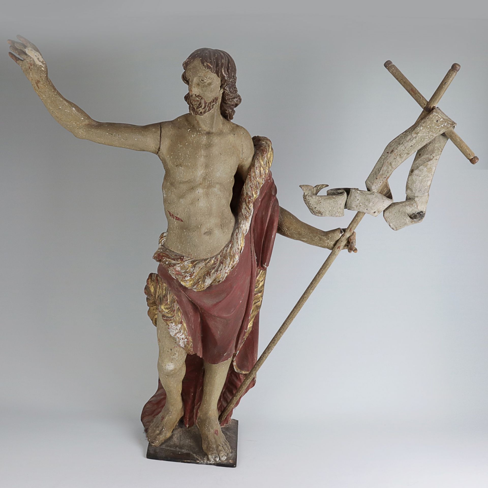 Christusfigur wohl um 1650/80, vollplastische Holzschnitzerei, Auferstandener Christus, polychrom