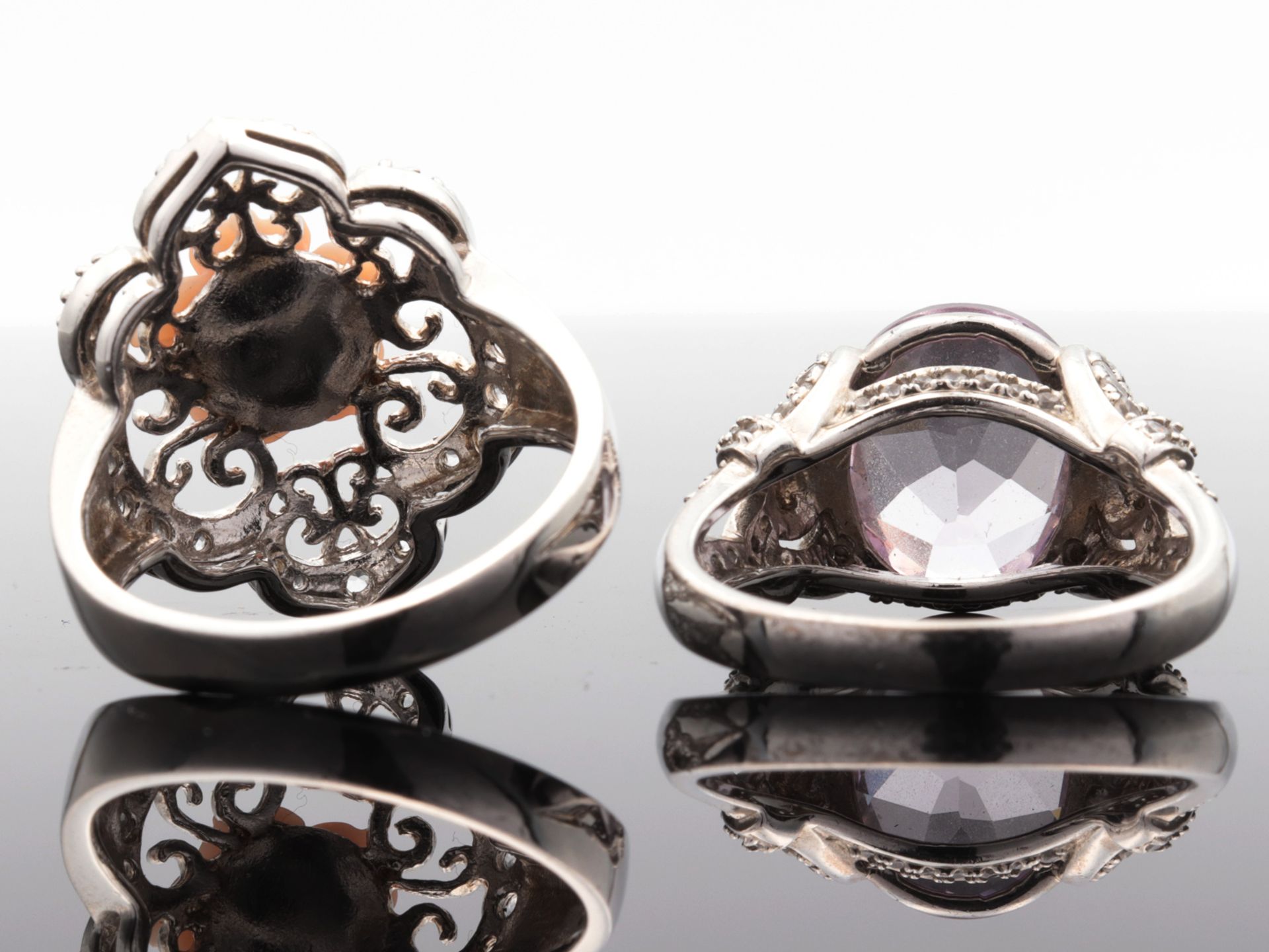 Damenringe 2 St., gem. Silber 925, gr., durchbrochen ausgearbeitete Ringköpfe besetzt - Image 3 of 4