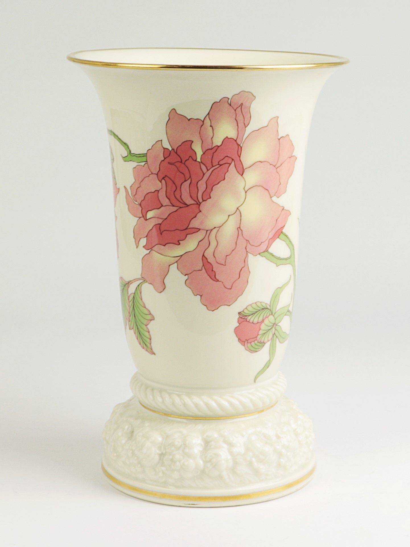 Rosenthal - Vase 1939-56, grüne Marke, Trichterform, im un. Teil reliefierte Blumen,