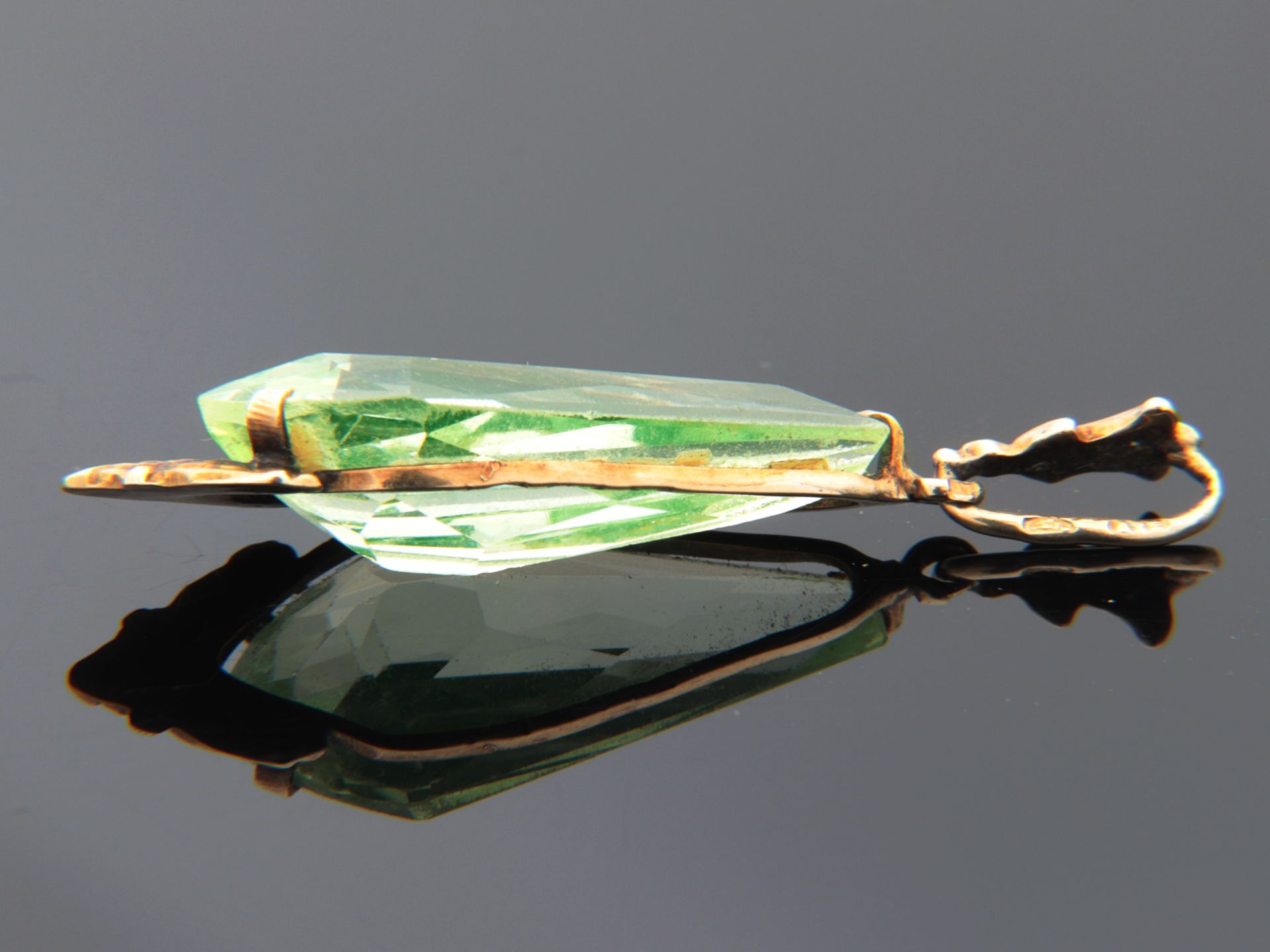 Anhänger Gelbgold 585, Tropfenform, besetzt mit einem hellgrünen Schmuckstein, L mit - Image 5 of 5