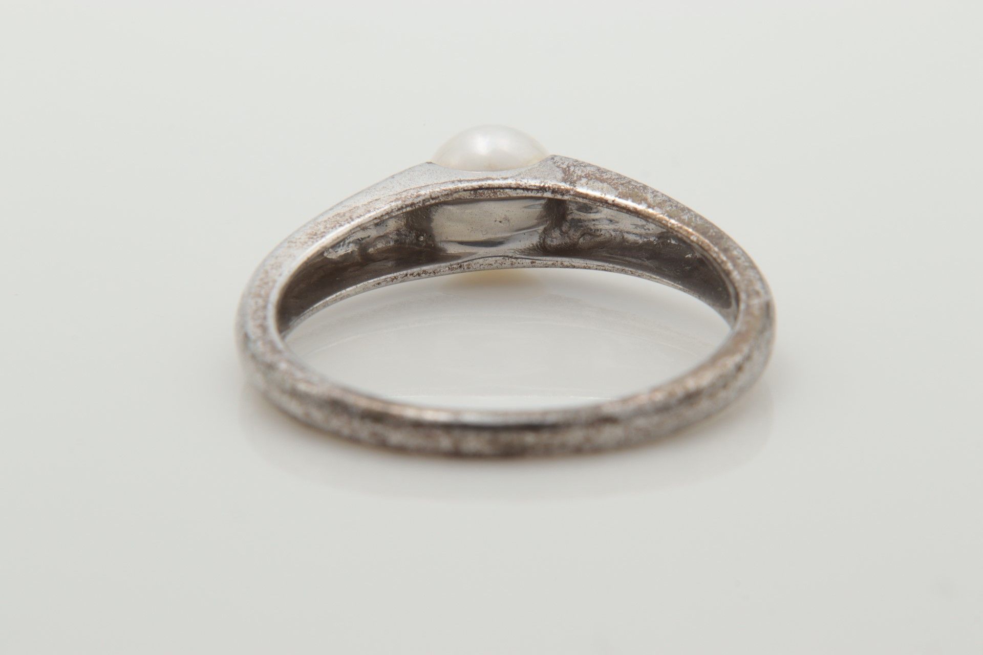 Damenring Silber 925, Ringkopf besetzt mit einer weißen Kunstperle, min Tragesp.,RW63 - Bild 4 aus 5