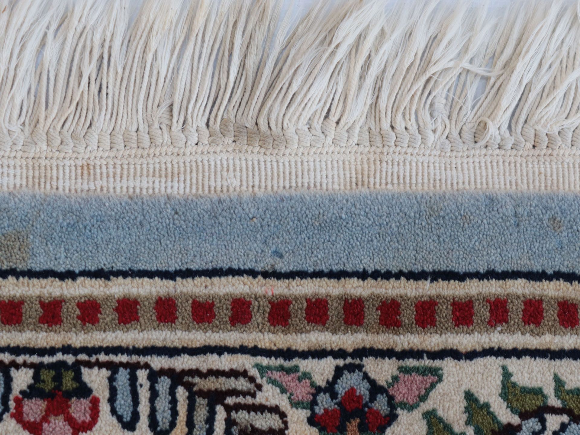 Orientteppich Persien, Baumwolle/Wolle, Medaillon, Blumenranken, durchbrochene u. abge - Image 4 of 5