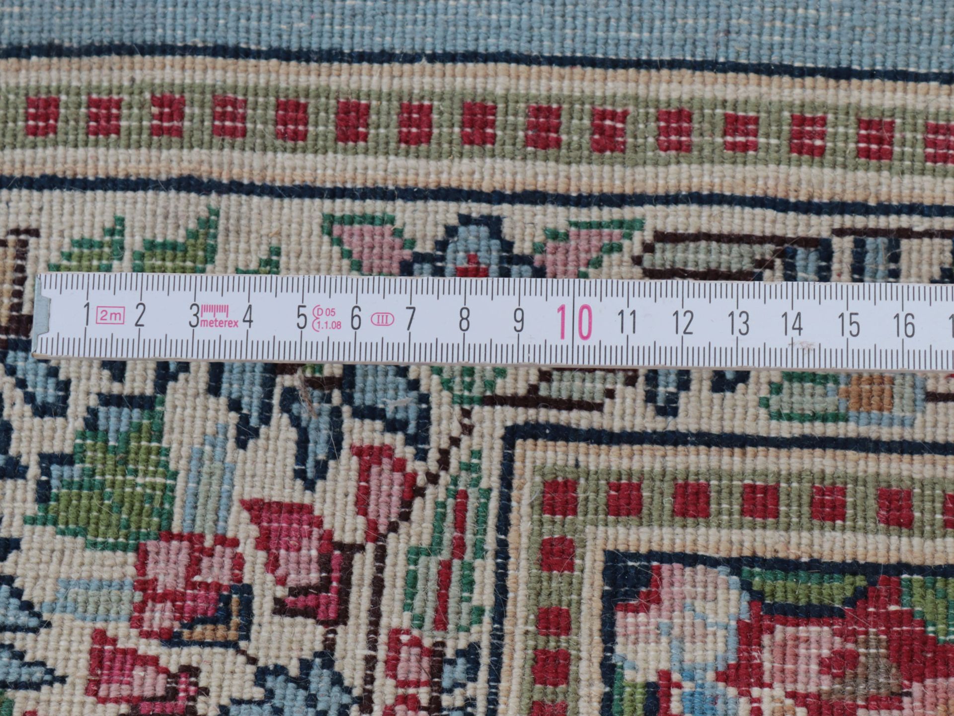 Orientteppich Persien, Baumwolle/Wolle, Medaillon, Blumenranken, durchbrochene u. abge - Image 5 of 5
